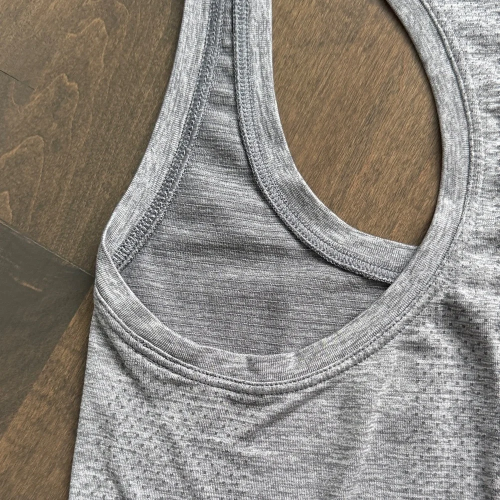 Lululemon Athletica Swiftly Light Gray Tank Top waist length - Picture 9 of 11